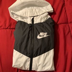 NIKE KIDS WINDBREAKER
